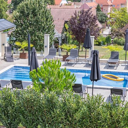 Bed and Breakfast Ludvig Panzio Виллань Экстерьер фото