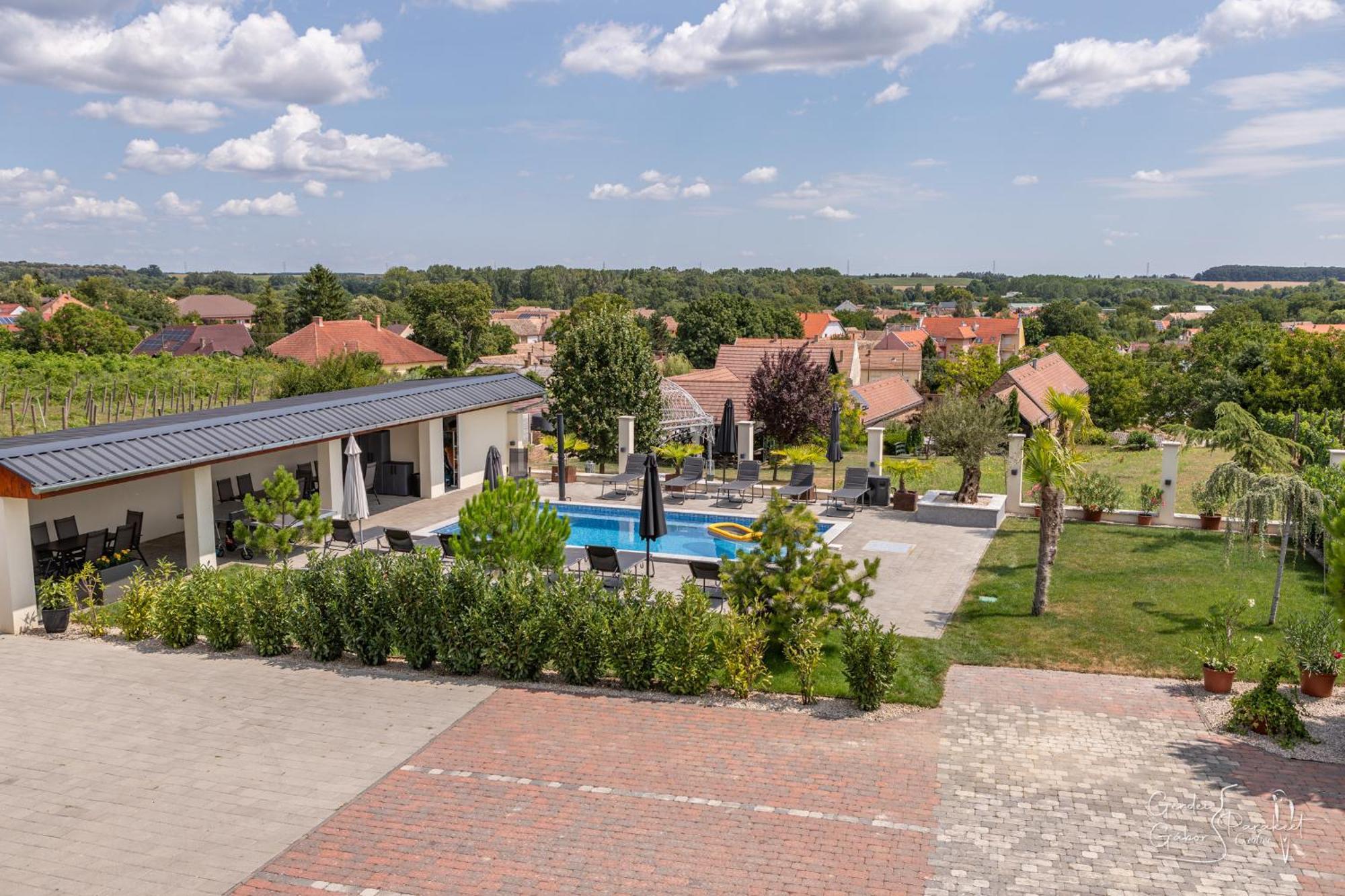Bed and Breakfast Ludvig Panzio Виллань Экстерьер фото